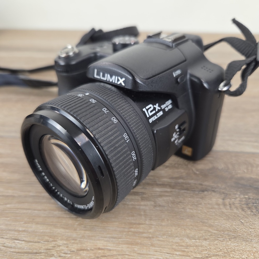 Panasonic LUMIX DMC-FZ50 10.1MP Digital Camera Black w/ Charger & 2 Batteries - Picture 7 of 16